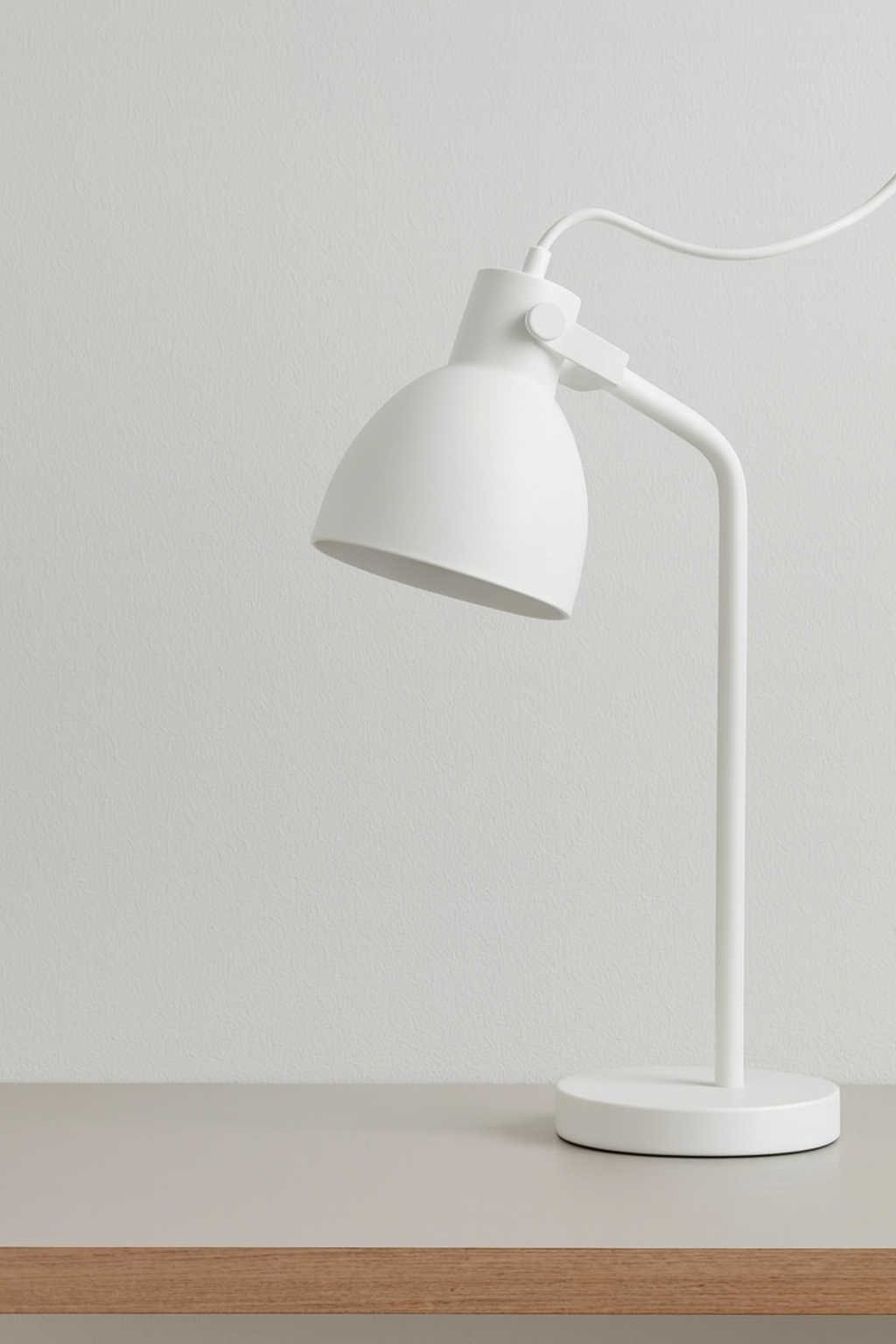 Lámpara de Mesa Pixar – Blanca Minimalista