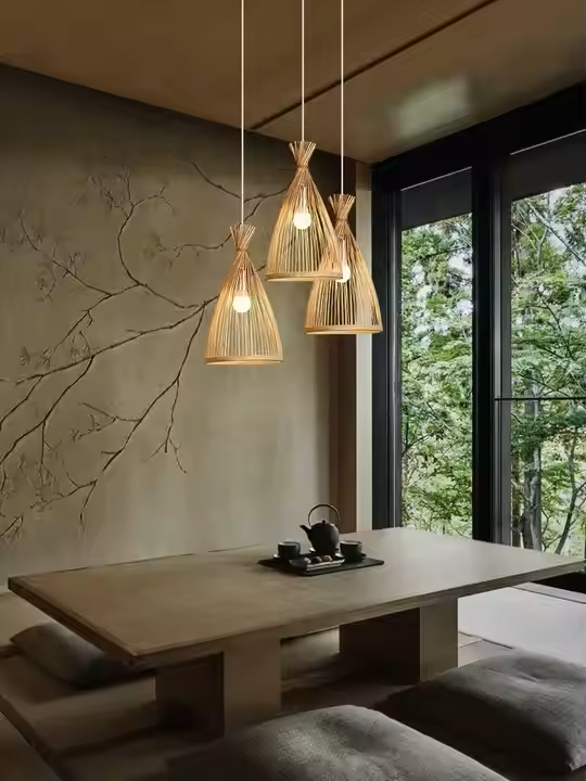 Colgante de bambú con base triple