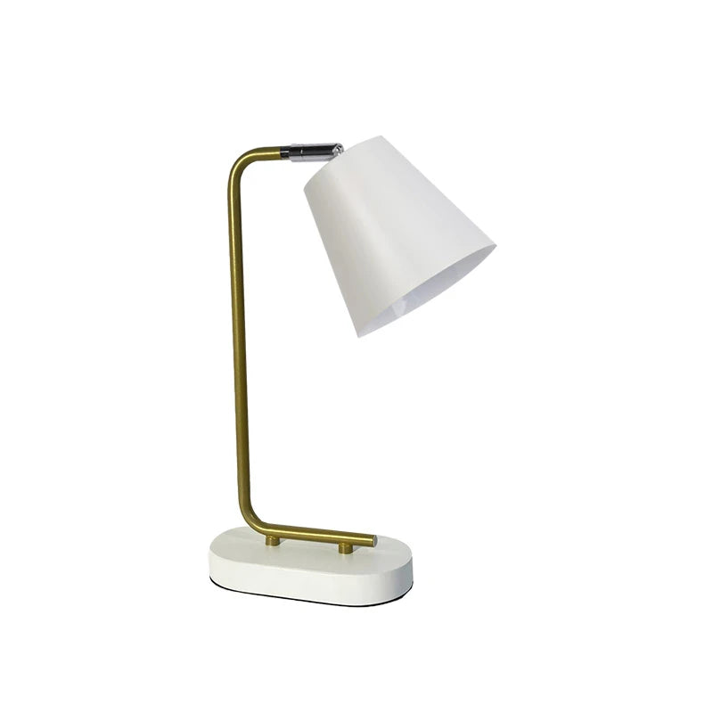 Lámpara de Mesa Zenith – Blanco & Dorado Elegante