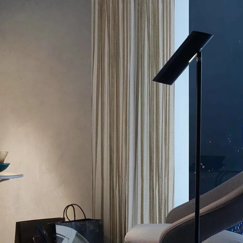 ARTEFACTO DECORATIVO DE PIE VENICE - NEGRO