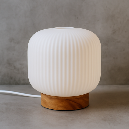 Lámpara de Mesa Pirce Small – Base de Madera