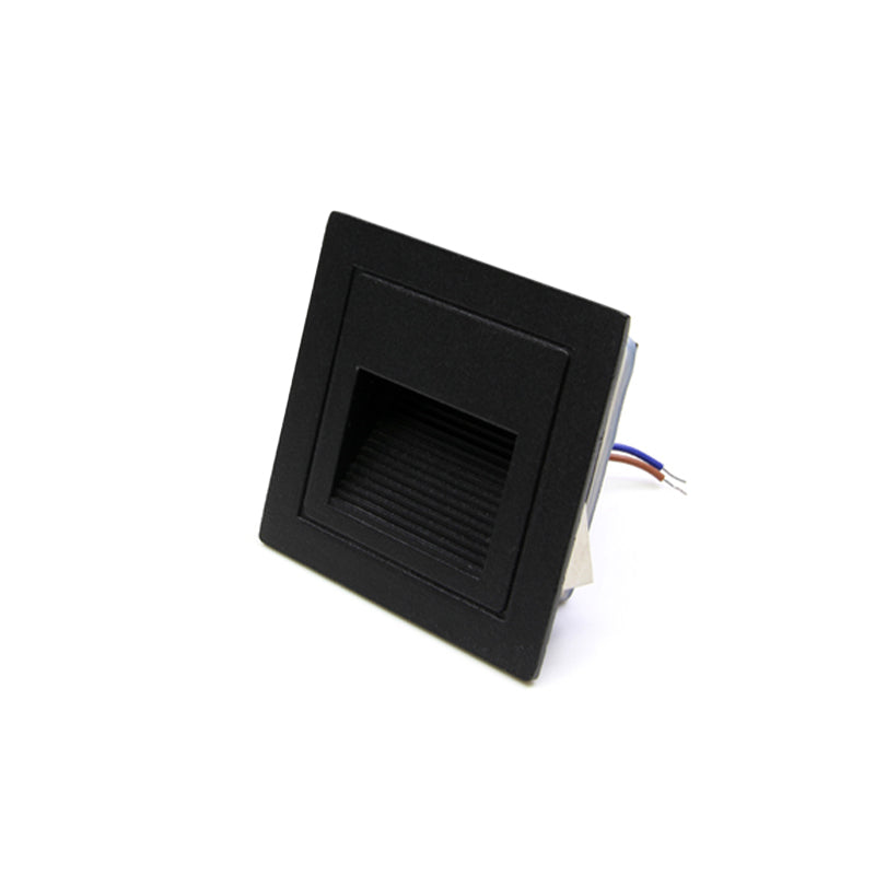 1 EMB PARED NEGRO 3W 3000K IP65 85-265V AC 210LM 90° 84X8IXEC