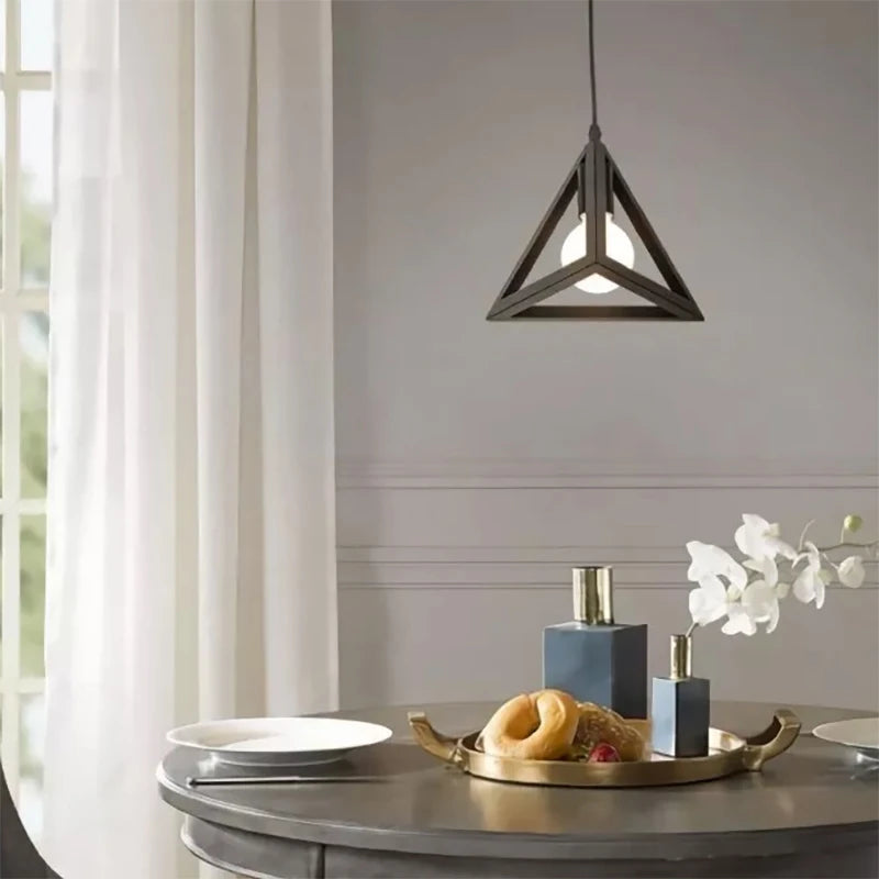 ARTEFACTO COLGANTE DECORATIVO PYRAMID - NEGRO