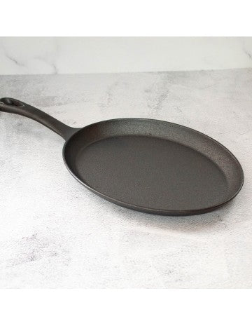 Plancha hierro oval 37x18cm c/asa pico